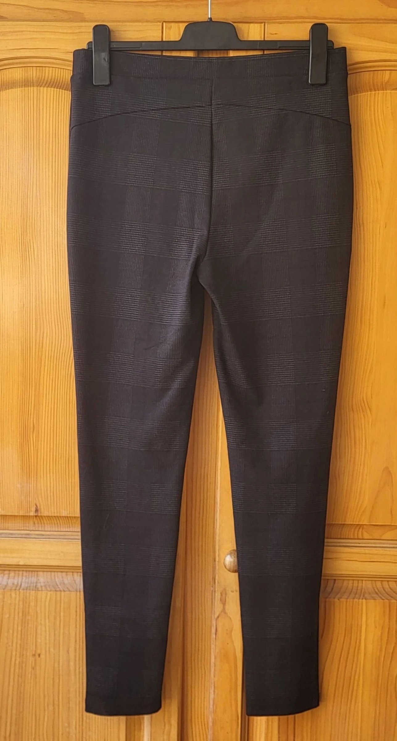 Yessica de C&A Pantalon / Legging TFr40/TL- Cinza com Quadros Escoceses -Tamanho Elástico Novo – photo 3